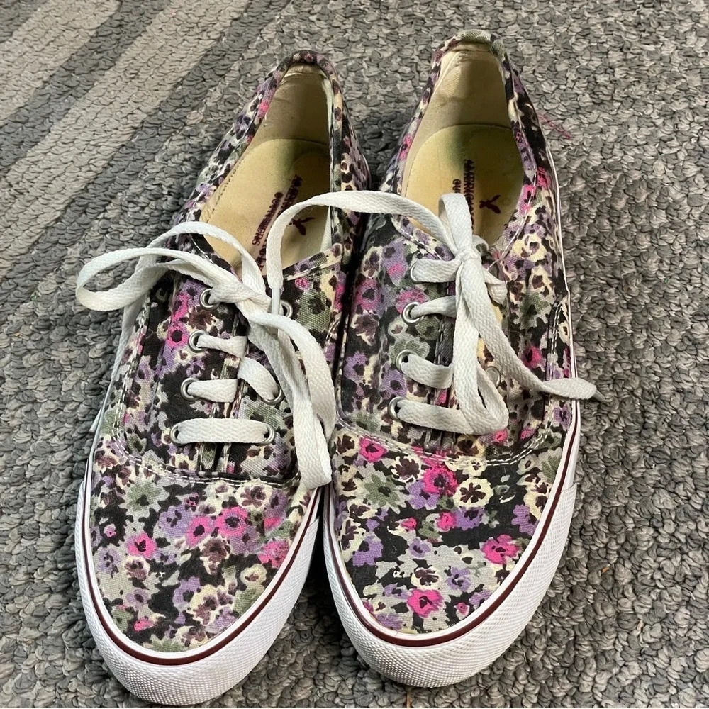 American Eagle  Floral Canvas Shoes Sneakers-Sz 8